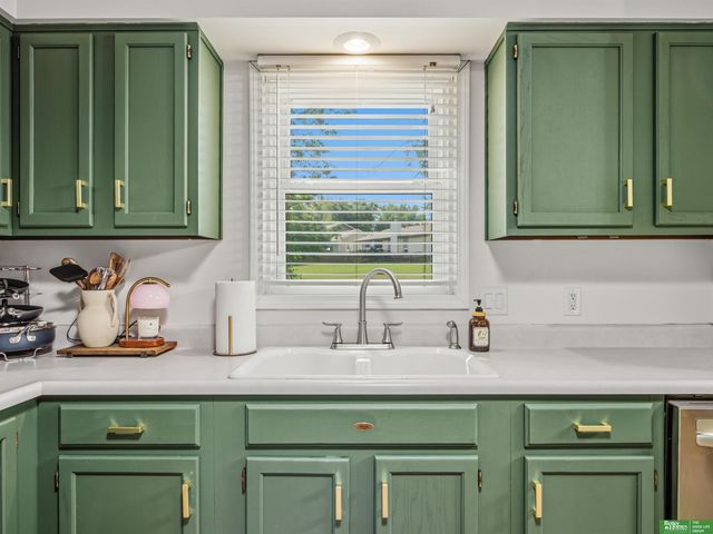 1917 N 152nd Plaza, Omaha, NE 68154