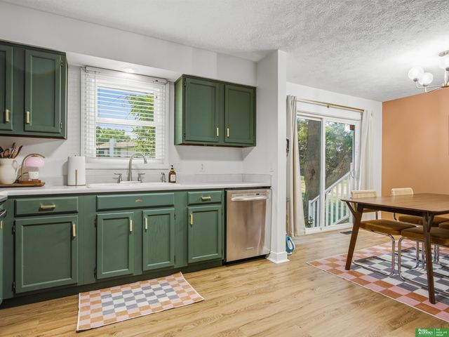 1917 N 152nd Plaza, Omaha, NE 68154