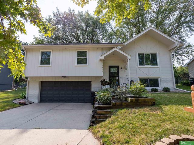 1917 N 152nd Plaza, Omaha, NE 68154