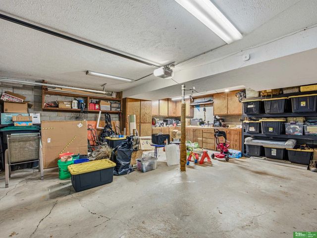1917 N 152nd Plaza, Omaha, NE 68154