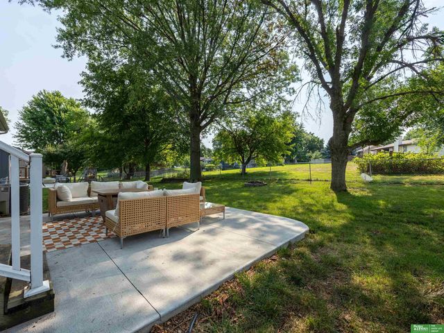 1917 N 152nd Plaza, Omaha, NE 68154