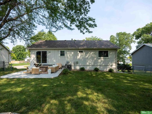 1917 N 152nd Plaza, Omaha, NE 68154