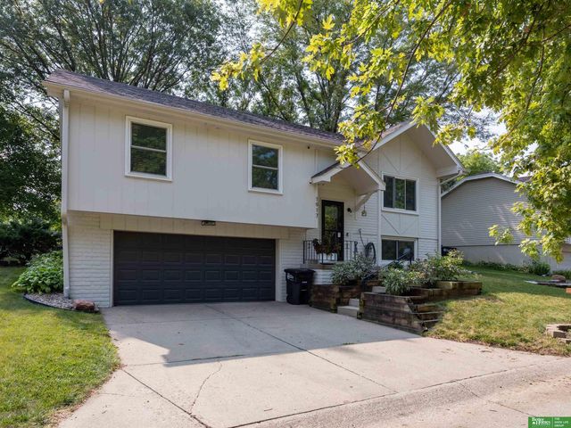 1917 N 152nd Plaza, Omaha, NE 68154