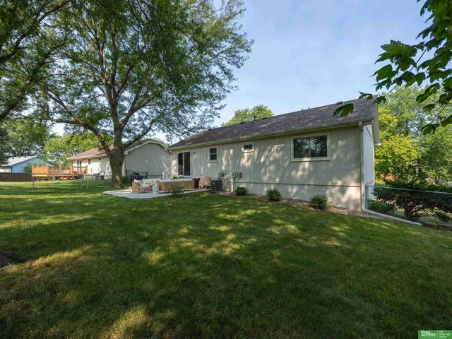 1917 N 152nd Plaza, Omaha, NE 68154