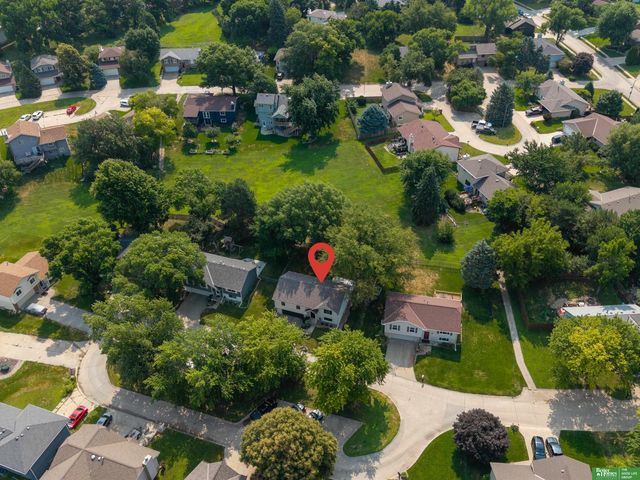 1917 N 152nd Plaza, Omaha, NE 68154