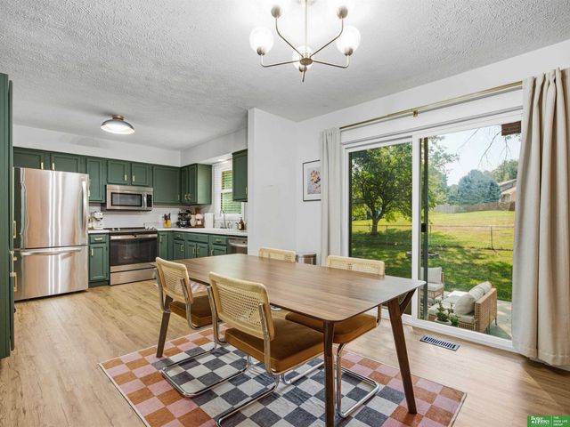 1917 N 152nd Plaza, Omaha, NE 68154