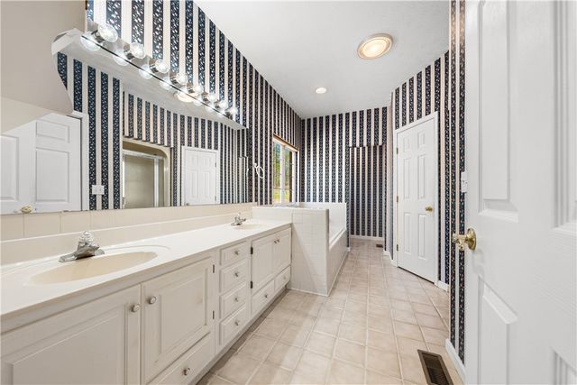 435 Cleveland Ferry Road, Fair Play, SC 29643