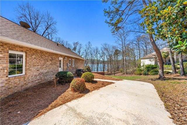 435 Cleveland Ferry Road, Fair Play, SC 29643