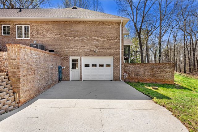 435 Cleveland Ferry Road, Fair Play, SC 29643