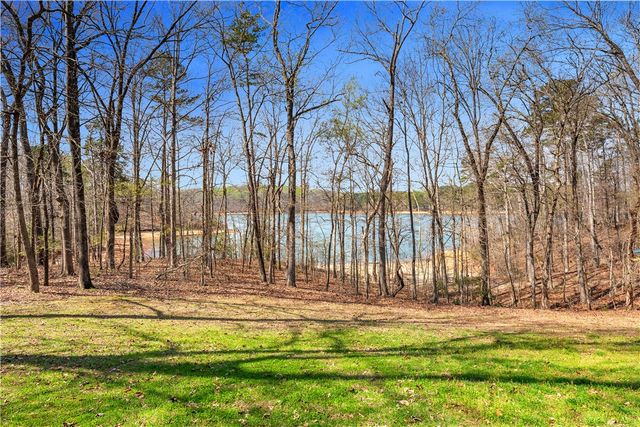 435 Cleveland Ferry Road, Fair Play, SC 29643