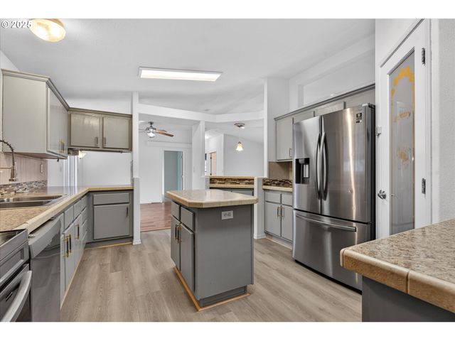 1680 Plum St, Baker City, OR 97814