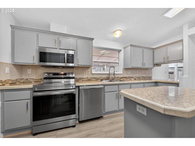 1680 Plum St, Baker City, OR 97814