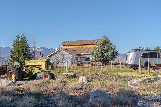 980 S Webb Place, East Wenatchee, WA 98802