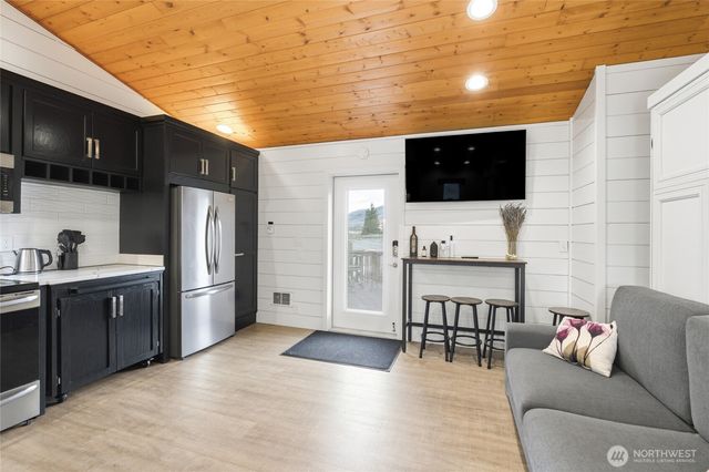 980 S Webb Place, East Wenatchee, WA 98802