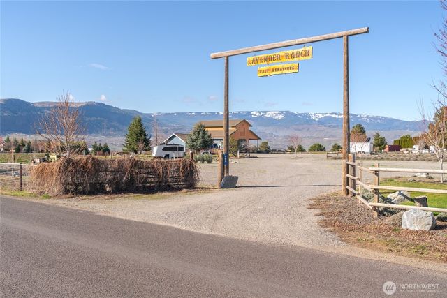 980 S Webb Place, East Wenatchee, WA 98802