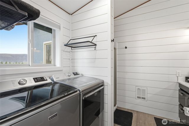 980 S Webb Place, East Wenatchee, WA 98802