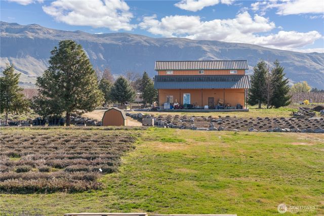 980 S Webb Place, East Wenatchee, WA 98802