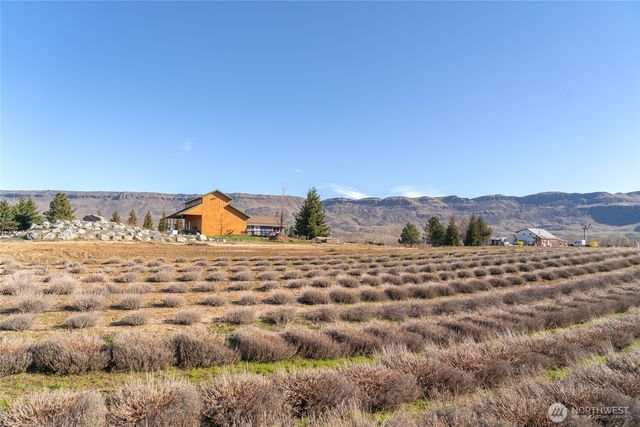 980 S Webb Place, East Wenatchee, WA 98802