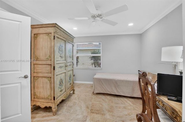8749 Belle Aire Dr, Boca Raton, FL 33433