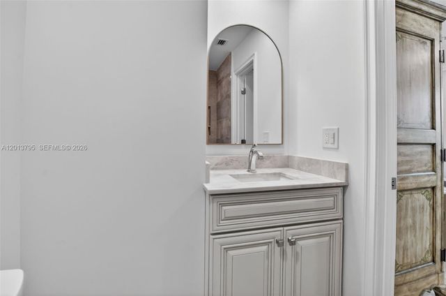 8749 Belle Aire Dr, Boca Raton, FL 33433