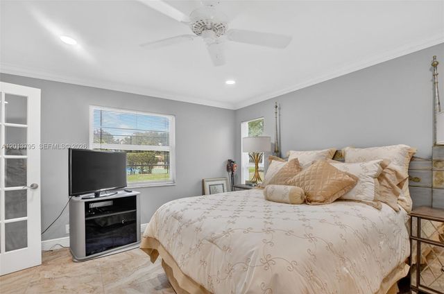 8749 Belle Aire Dr, Boca Raton, FL 33433