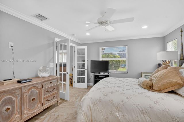 8749 Belle Aire Dr, Boca Raton, FL 33433