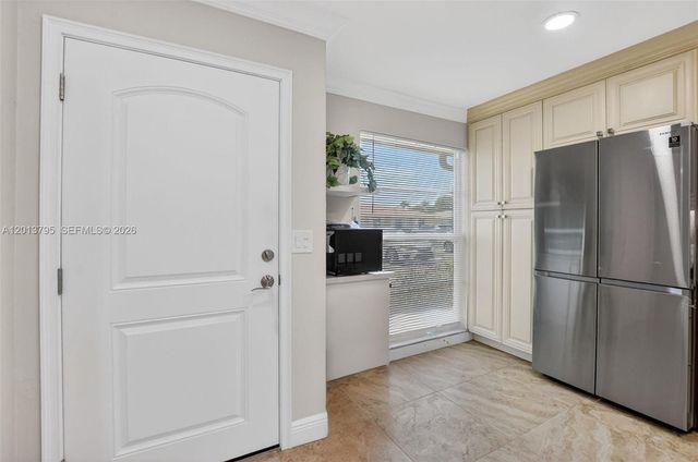 8749 Belle Aire Dr, Boca Raton, FL 33433