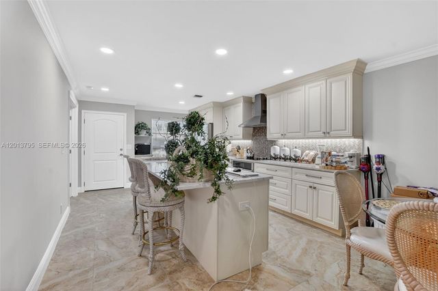8749 Belle Aire Dr, Boca Raton, FL 33433