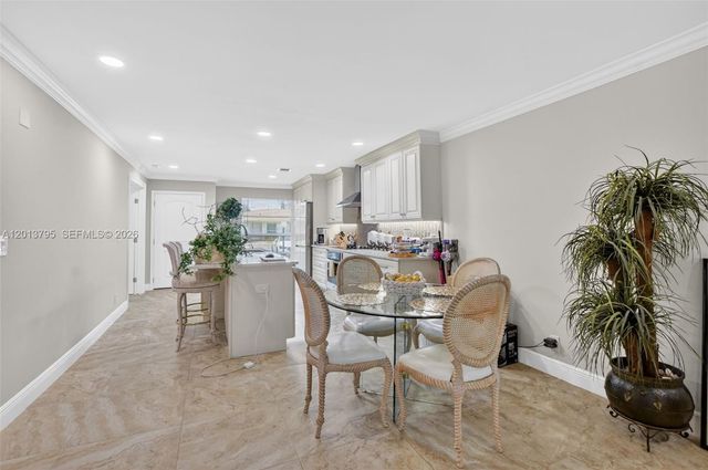 8749 Belle Aire Dr, Boca Raton, FL 33433