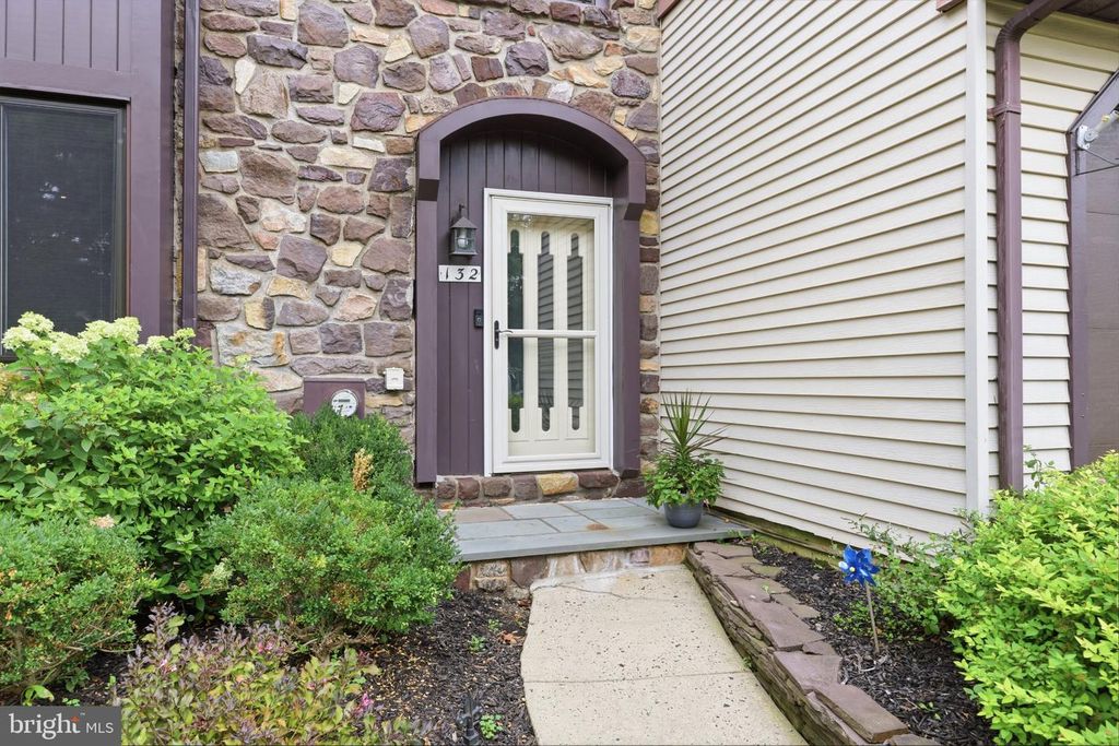 132 WINDHAM CT, NEWTOWN, PA 18940 — photo 2