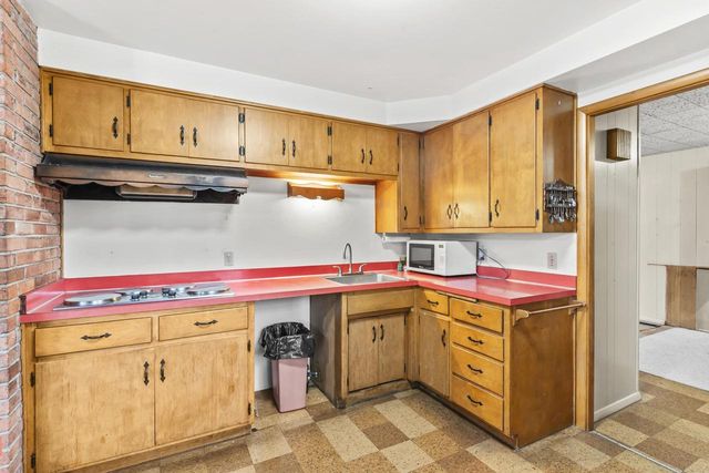 1905 N ALEXANDER STREET, Appleton, WI 54911
