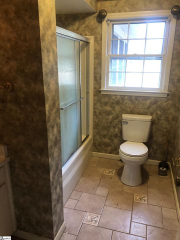 105 Forestdale Drive, Boiling Springs, SC 29316