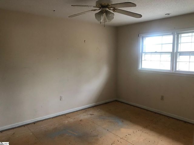 105 Forestdale Drive, Boiling Springs, SC 29316