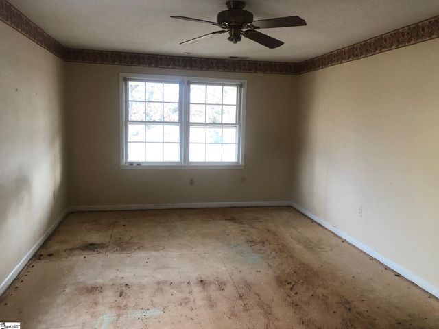 105 Forestdale Drive, Boiling Springs, SC 29316