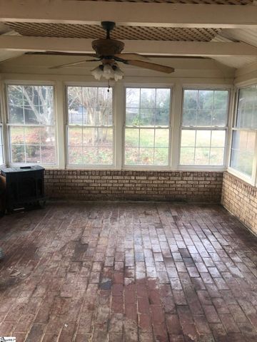 105 Forestdale Drive, Boiling Springs, SC 29316