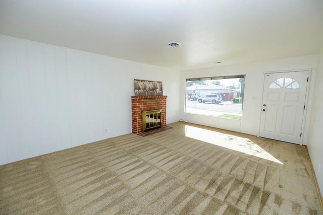 1405 Theo Ave, Modesto, CA 95350