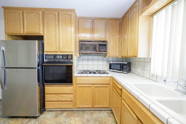 1405 Theo Ave, Modesto, CA 95350