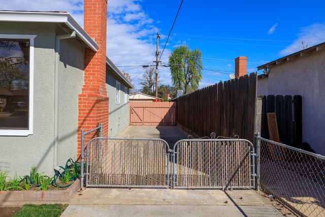 1405 Theo Ave, Modesto, CA 95350