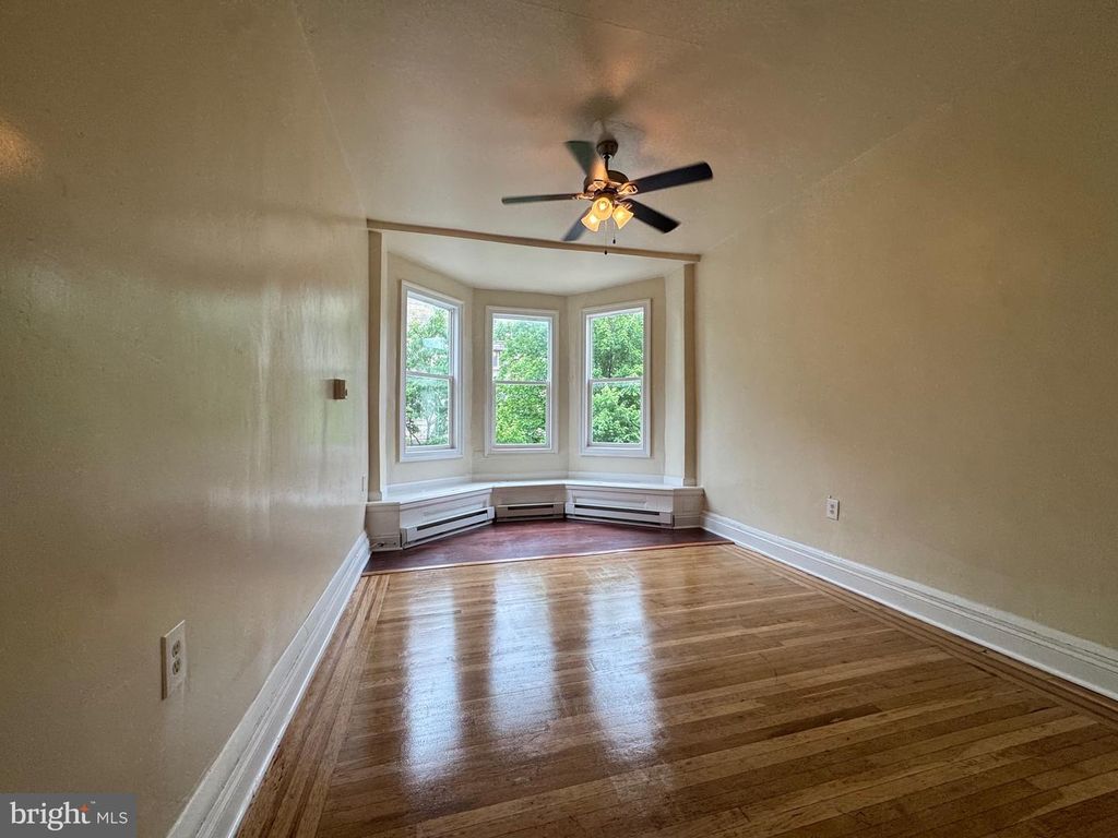 Image 11 of property listing at 917 CHAUNCEY AVE, Baltimore, MD 21217