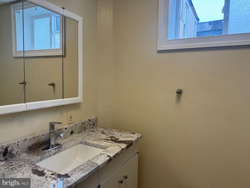 Image 12 of property listing at 917 CHAUNCEY AVE, Baltimore, MD 21217