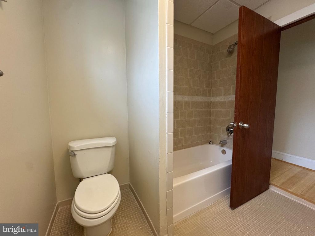 Image 13 of property listing at 917 CHAUNCEY AVE, Baltimore, MD 21217