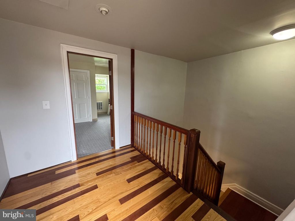 Image 15 of property listing at 917 CHAUNCEY AVE, Baltimore, MD 21217
