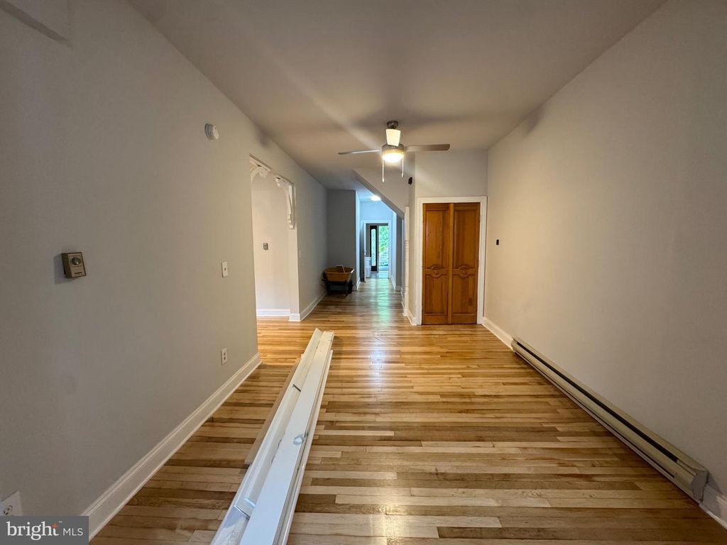 Image 4 of property listing at 917 CHAUNCEY AVE, Baltimore, MD 21217