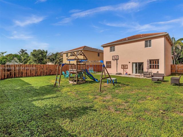 625 SE 30th Ter, Homestead, FL 33033