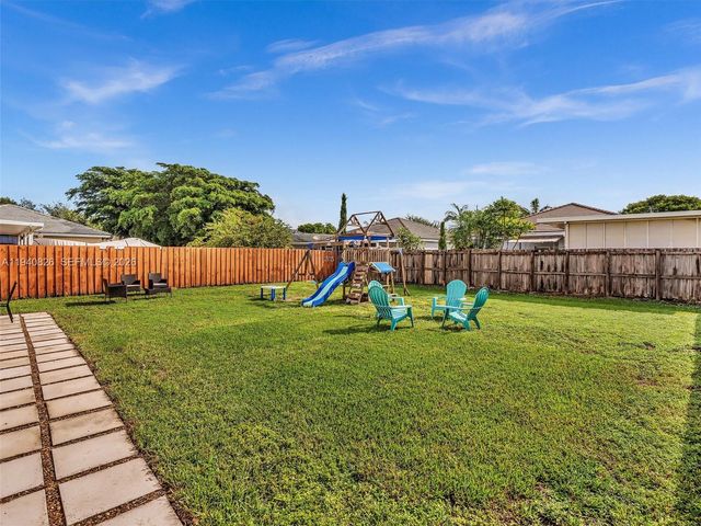 625 SE 30th Ter, Homestead, FL 33033