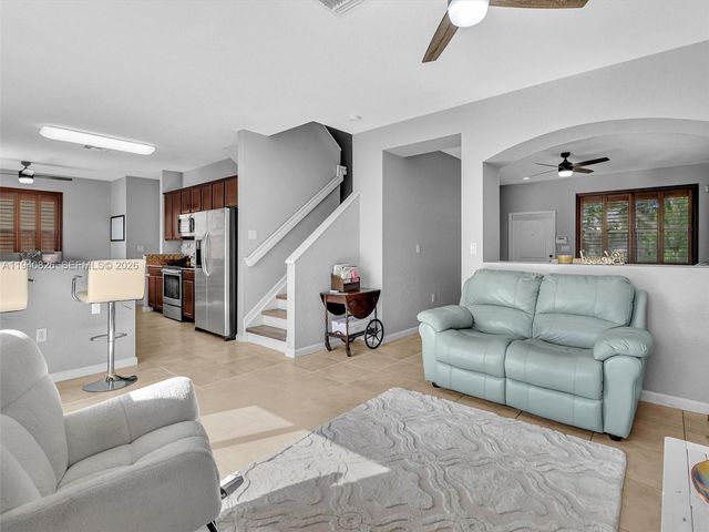 625 SE 30th Ter, Homestead, FL 33033