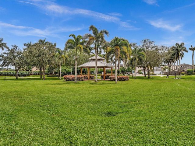 625 SE 30th Ter, Homestead, FL 33033