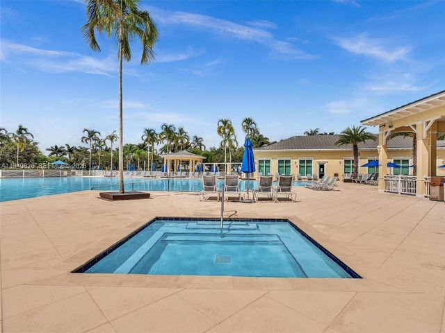 625 SE 30th Ter, Homestead, FL 33033