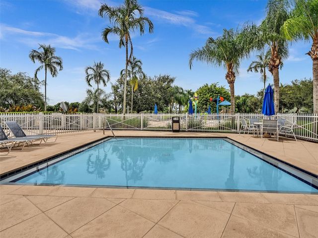 625 SE 30th Ter, Homestead, FL 33033