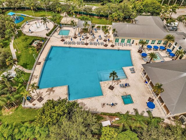 625 SE 30th Ter, Homestead, FL 33033